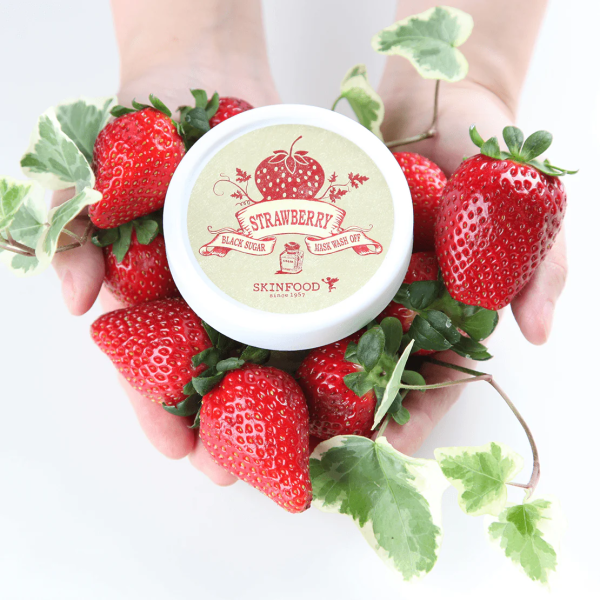 skincare-kbeauty-glowtime-skinfood black sugar strawberry mask wash off