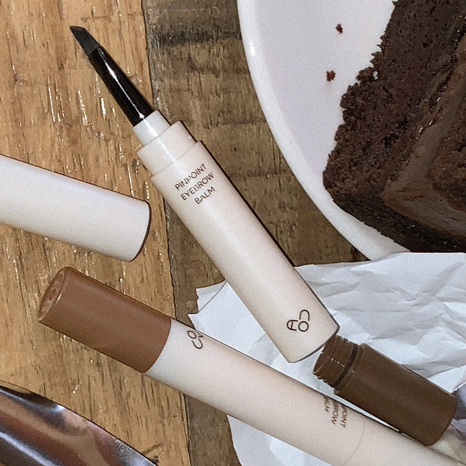 AOU Pinpoint Eyebrow Balm 8 skincare-kbeauty-glowtime-aou pinpoint eyebrow balm